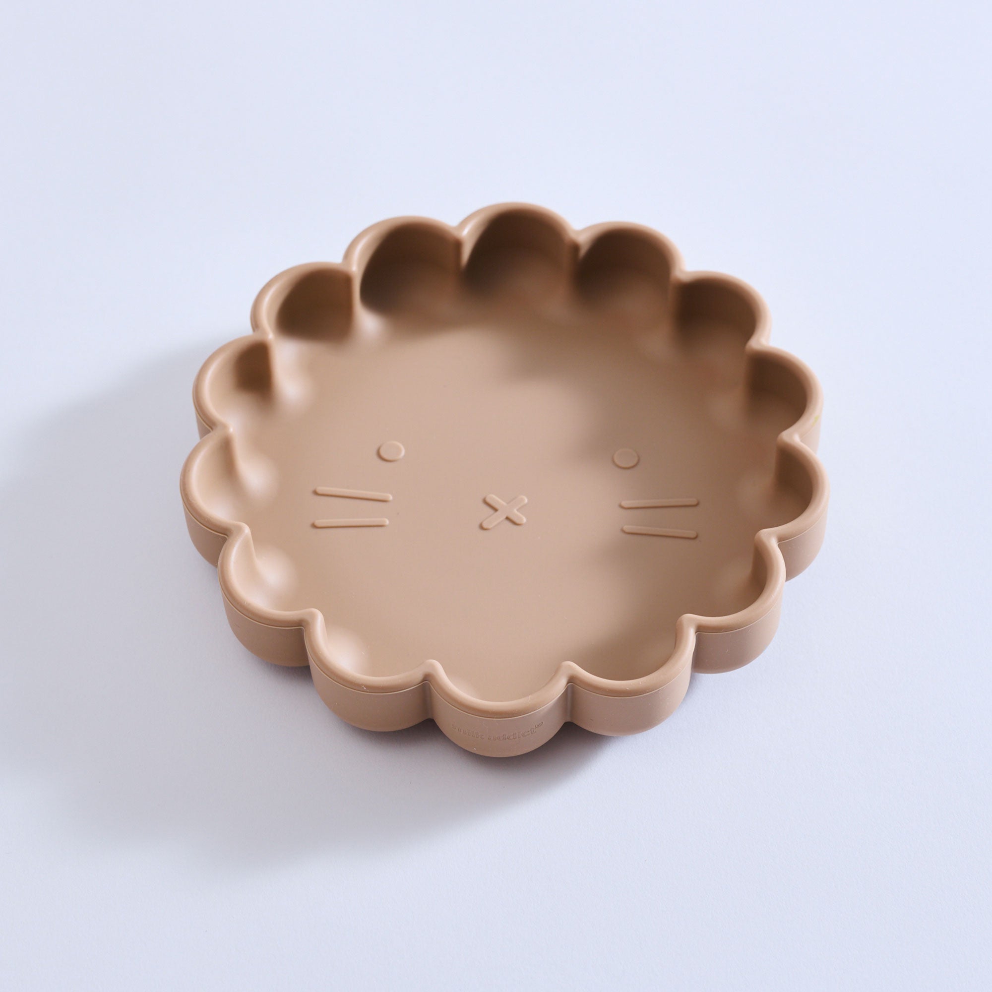 Milk Addict Silicone Lion Suction Plate Taupe